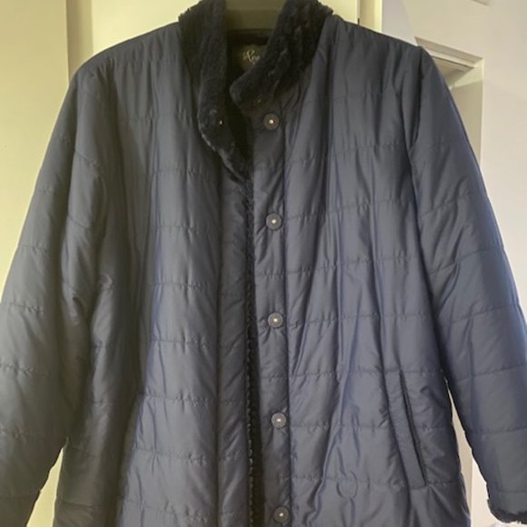 Royal Faux Fur - Picture 1 of 5